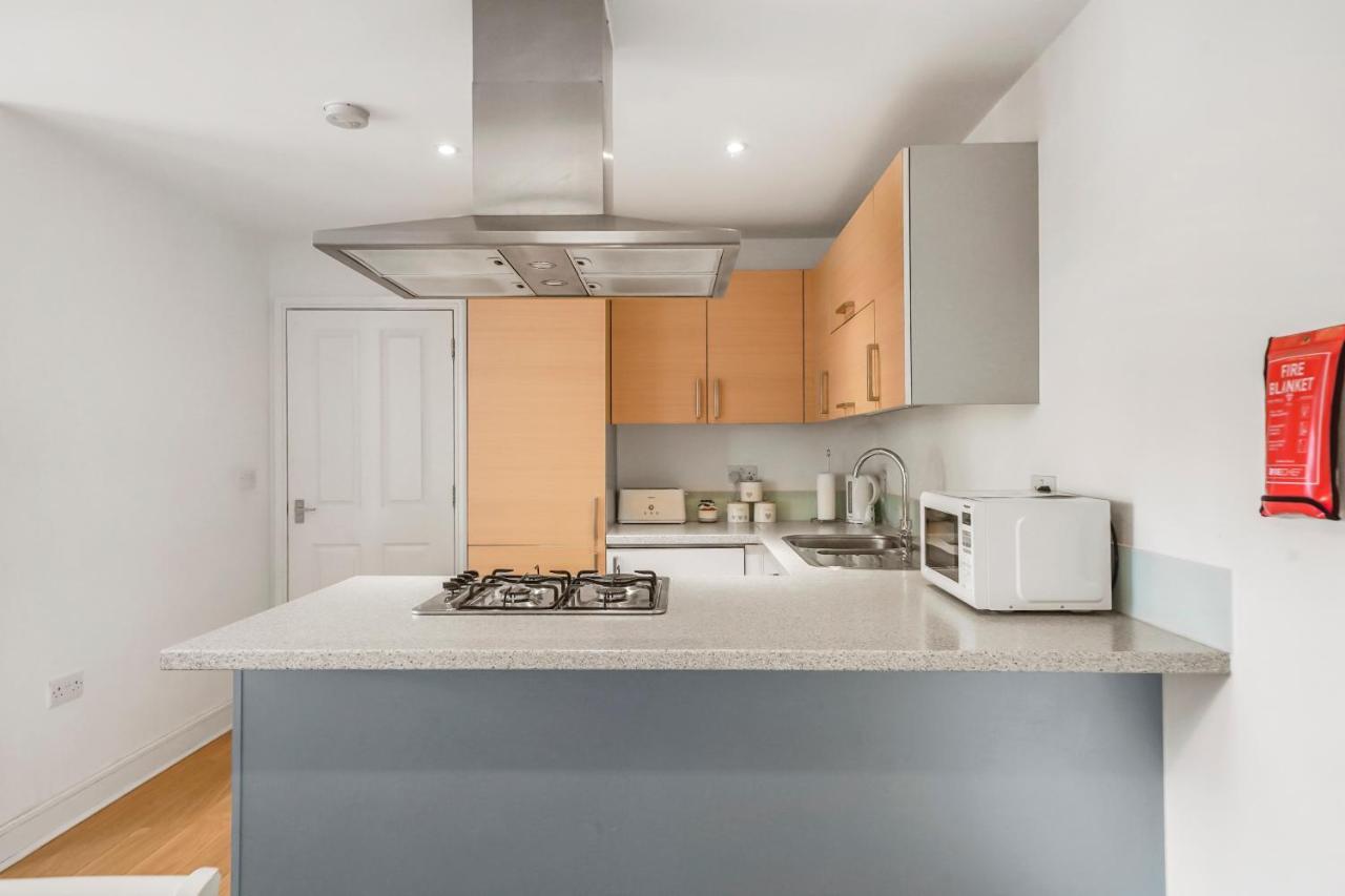 Luxnightzz - Two Bed - Close To North Station And Hospital Колчестер Екстер'єр фото